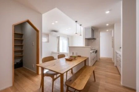 平屋の常識を覆す！ 驚きの収納力と自由な間取りで、妥協ゼロのフラットハウス
